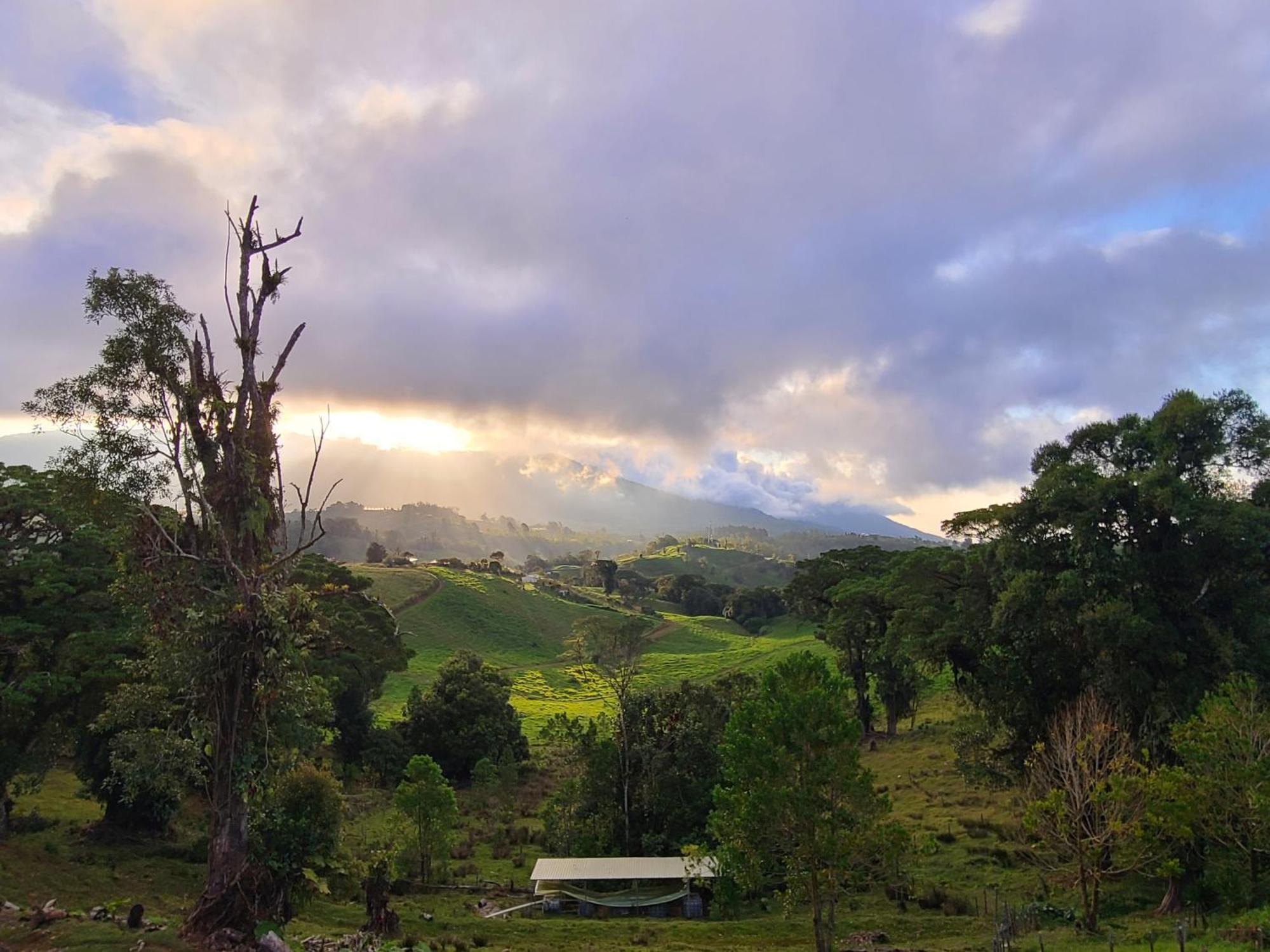 Casa Volcano Panoramic View Vara Blanca  ภายนอก รูปภาพ